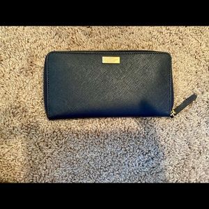 KATE SPADE wallet, excellent used condition.